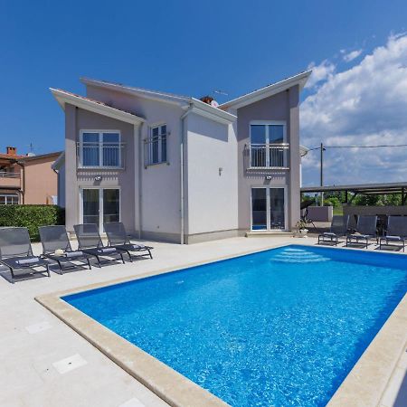 Holiday Home Villa Gocci Kmeti Esterno foto